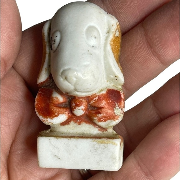 vintage 2" tall Bisque‎ china hound in a bowtie unmarked dog figurine - Picture 1 of 4